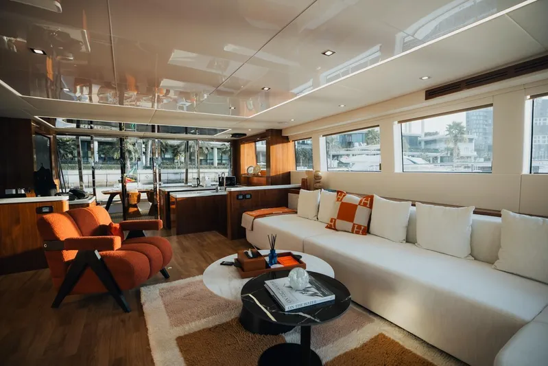 Hyper One Yacht Photos Pics 