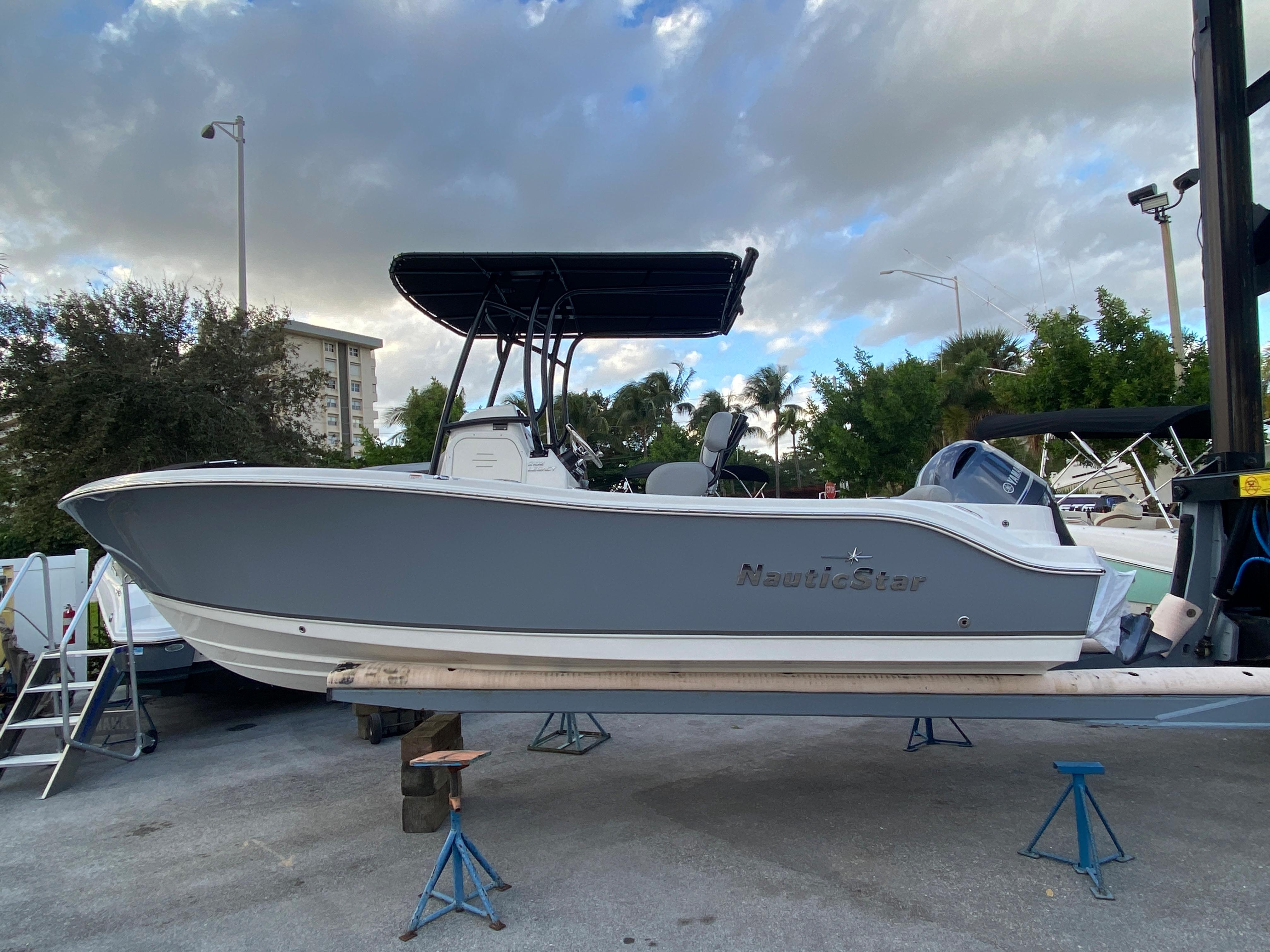 2022 NauticStar 2102 Legacy