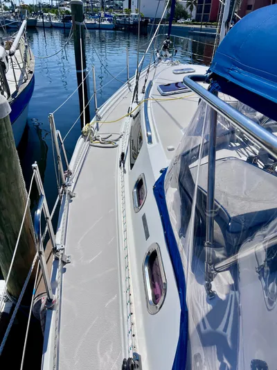 Resolute Yacht Photos Pics 