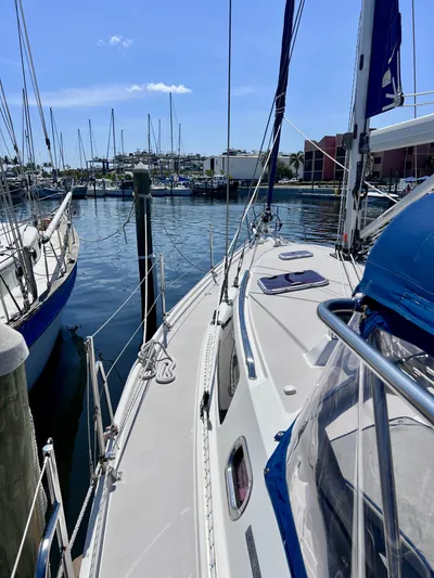 Resolute Yacht Photos Pics 