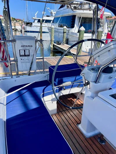 Resolute Yacht Photos Pics 