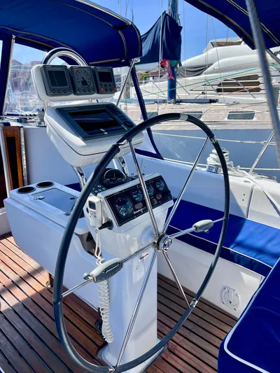 Resolute Yacht Photos Pics 