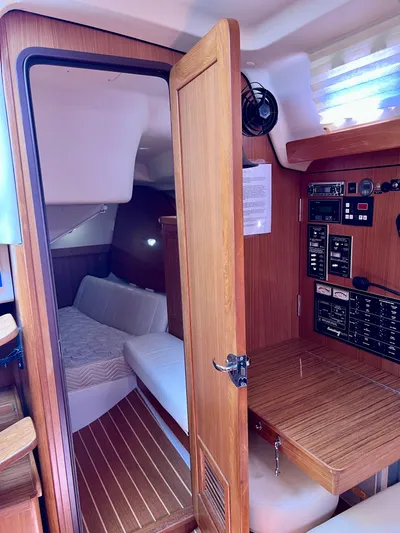 Resolute Yacht Photos Pics 