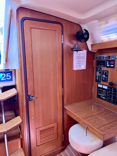 Resolute Yacht Photos Pics 