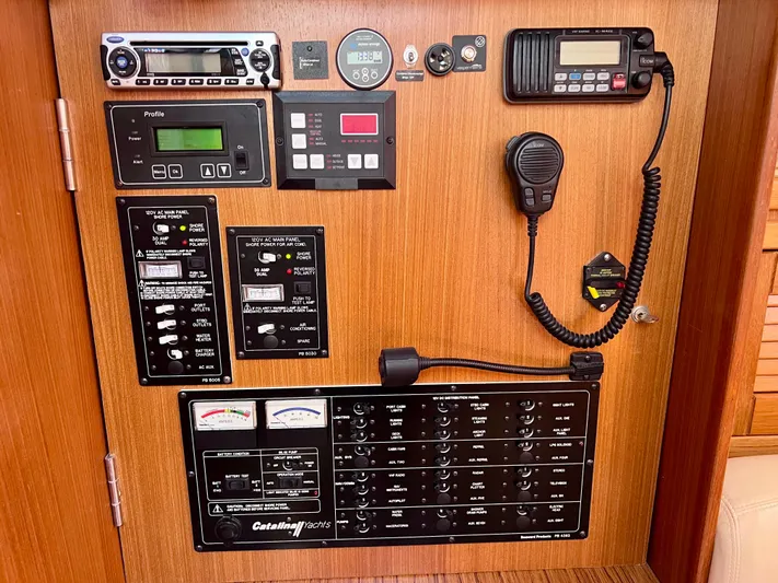 Resolute Yacht Photos Pics 