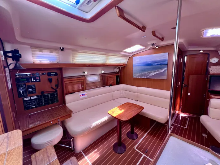 Resolute Yacht Photos Pics 