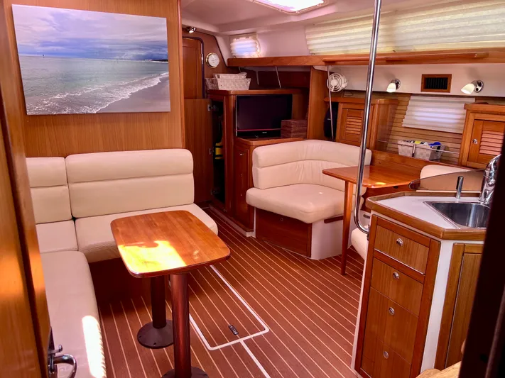 Resolute Yacht Photos Pics 