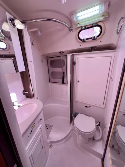 Resolute Yacht Photos Pics 