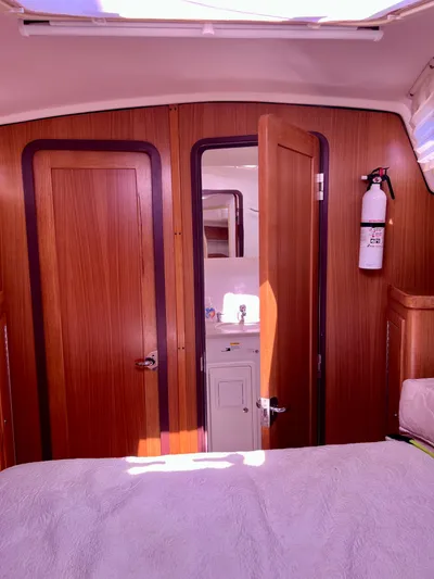 Resolute Yacht Photos Pics 