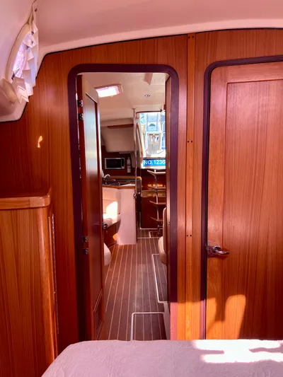 Resolute Yacht Photos Pics 