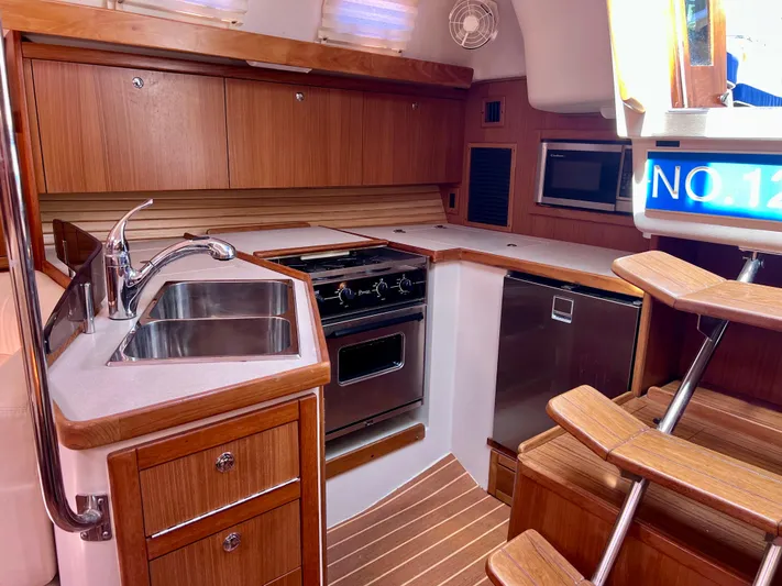 Resolute Yacht Photos Pics 