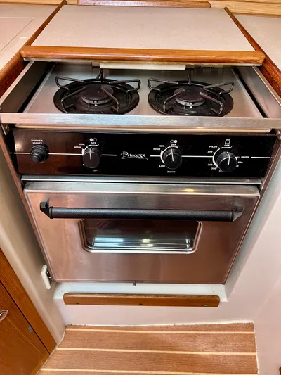 Resolute Yacht Photos Pics 