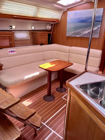 Resolute Yacht Photos Pics 