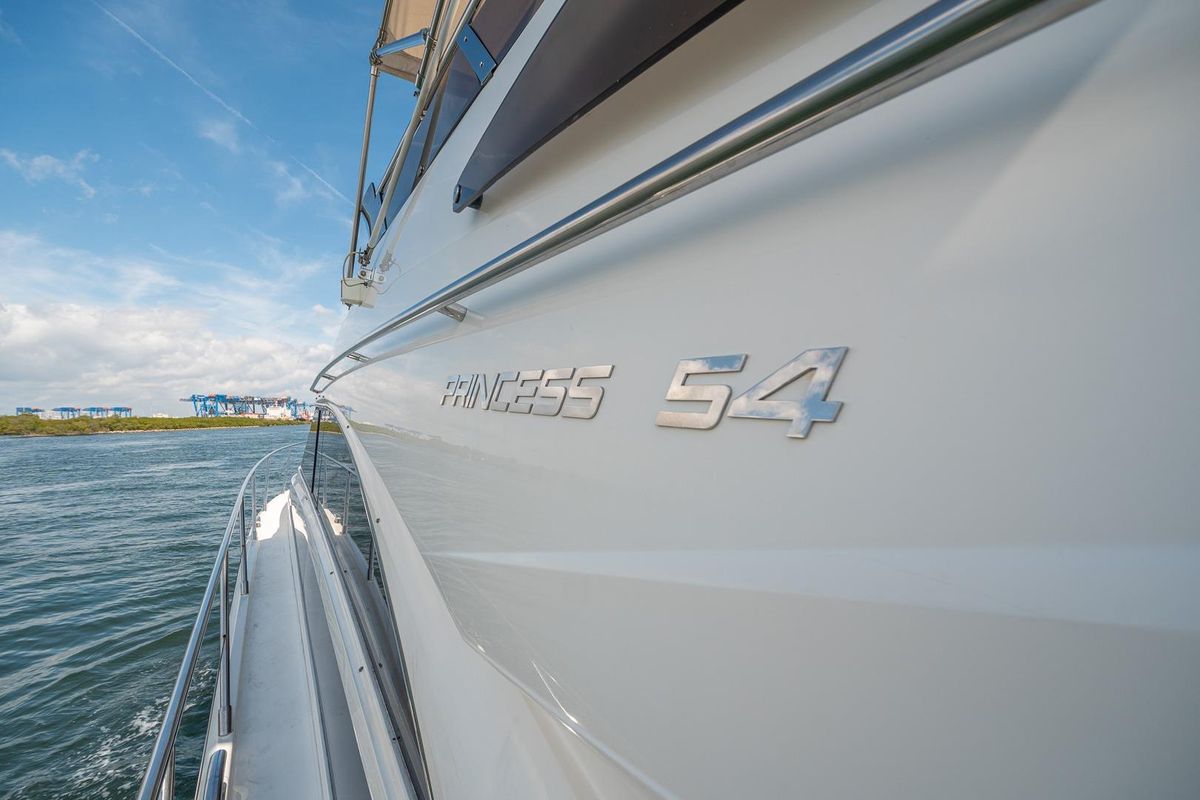 2009 Princess 54 