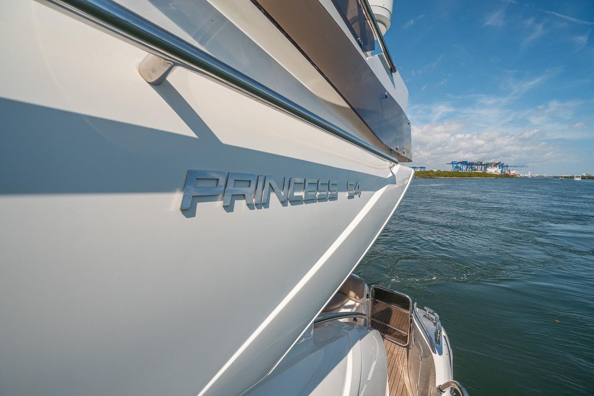 2009 Princess 54 