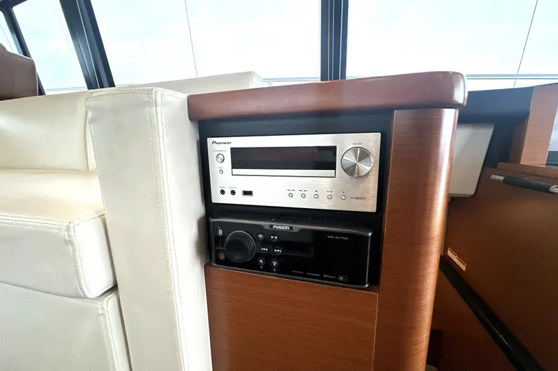 Cyctrade Yacht Photos Pics Audio system on a 2017 Prestige 500 yacht, featuring Pioneer and Fusion components.
