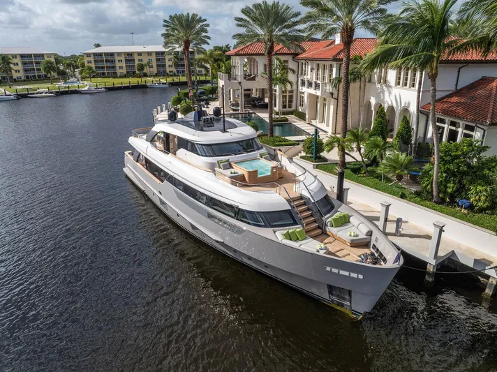 Pearl Yacht Photos Pics 
