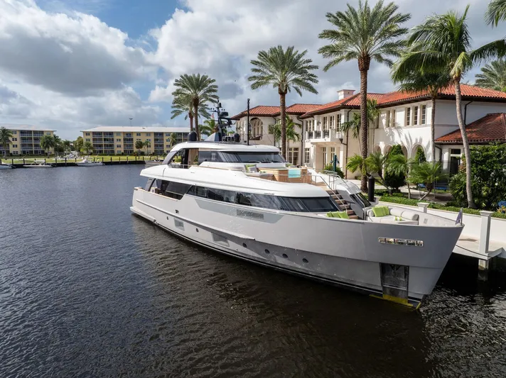 Pearl Yacht Photos Pics 