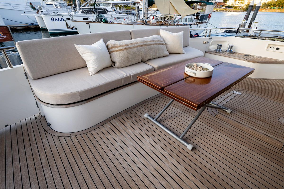 2002 Viking Princess 72 