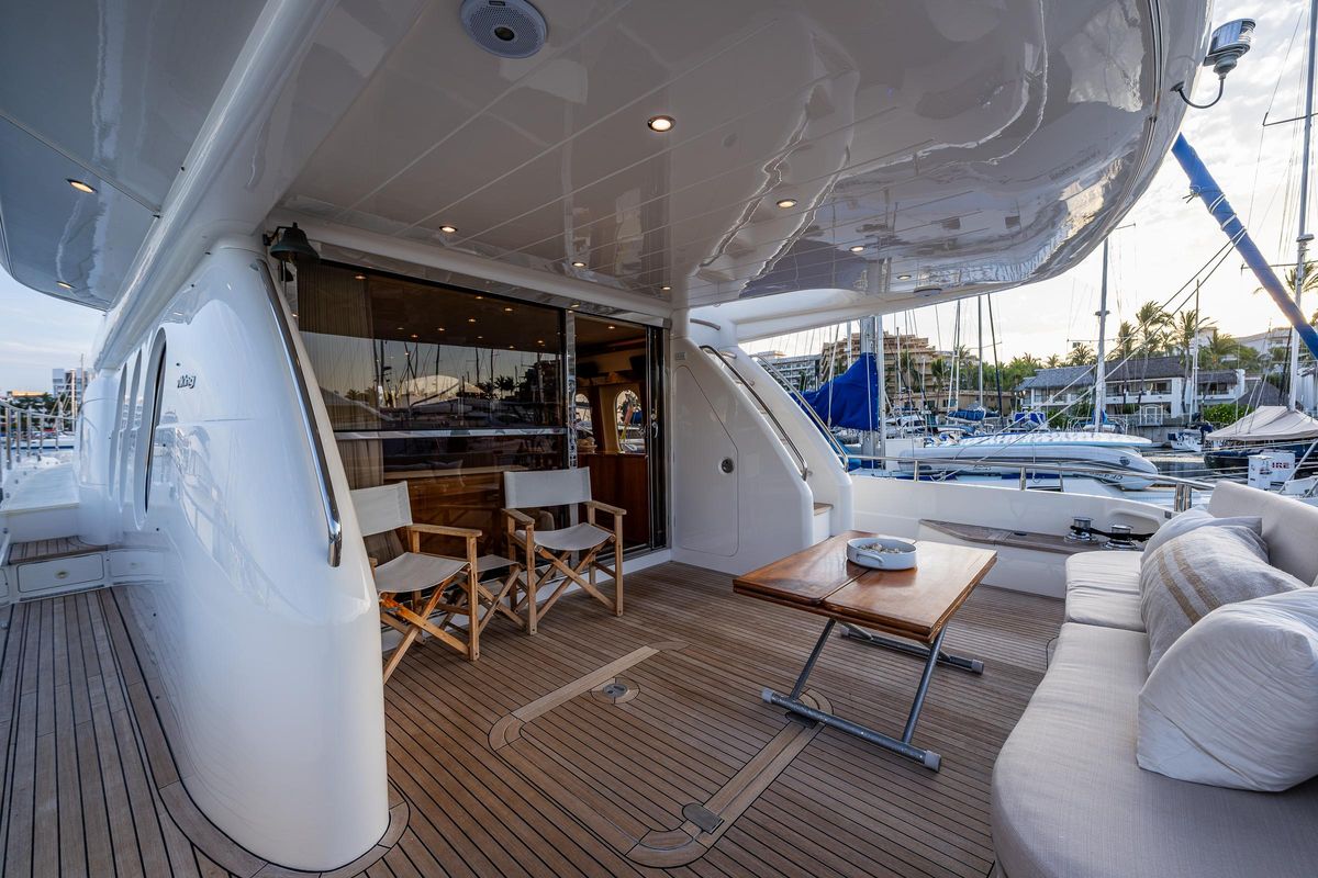 2002 Viking Princess 72 