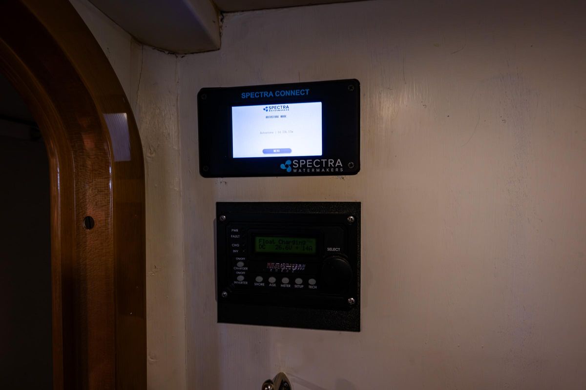 2002 Viking Princess 72 