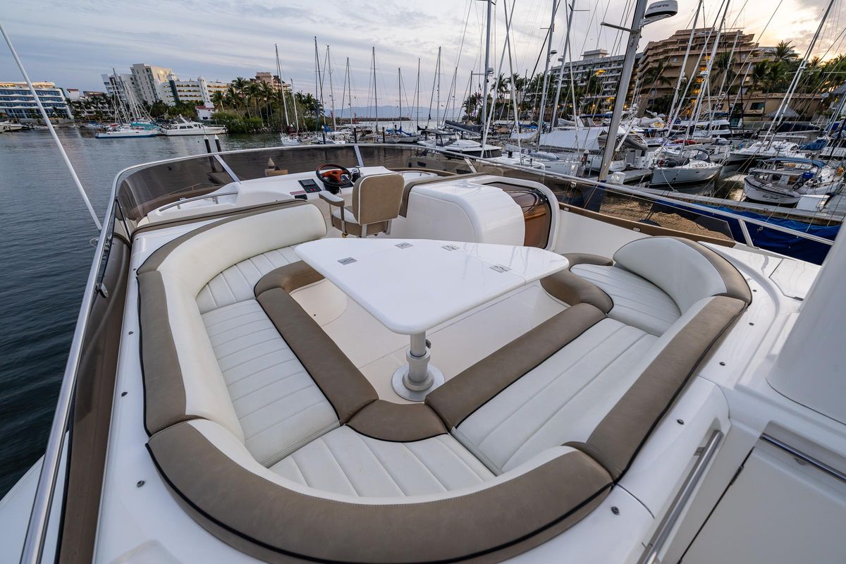 2002 Viking Princess 72 