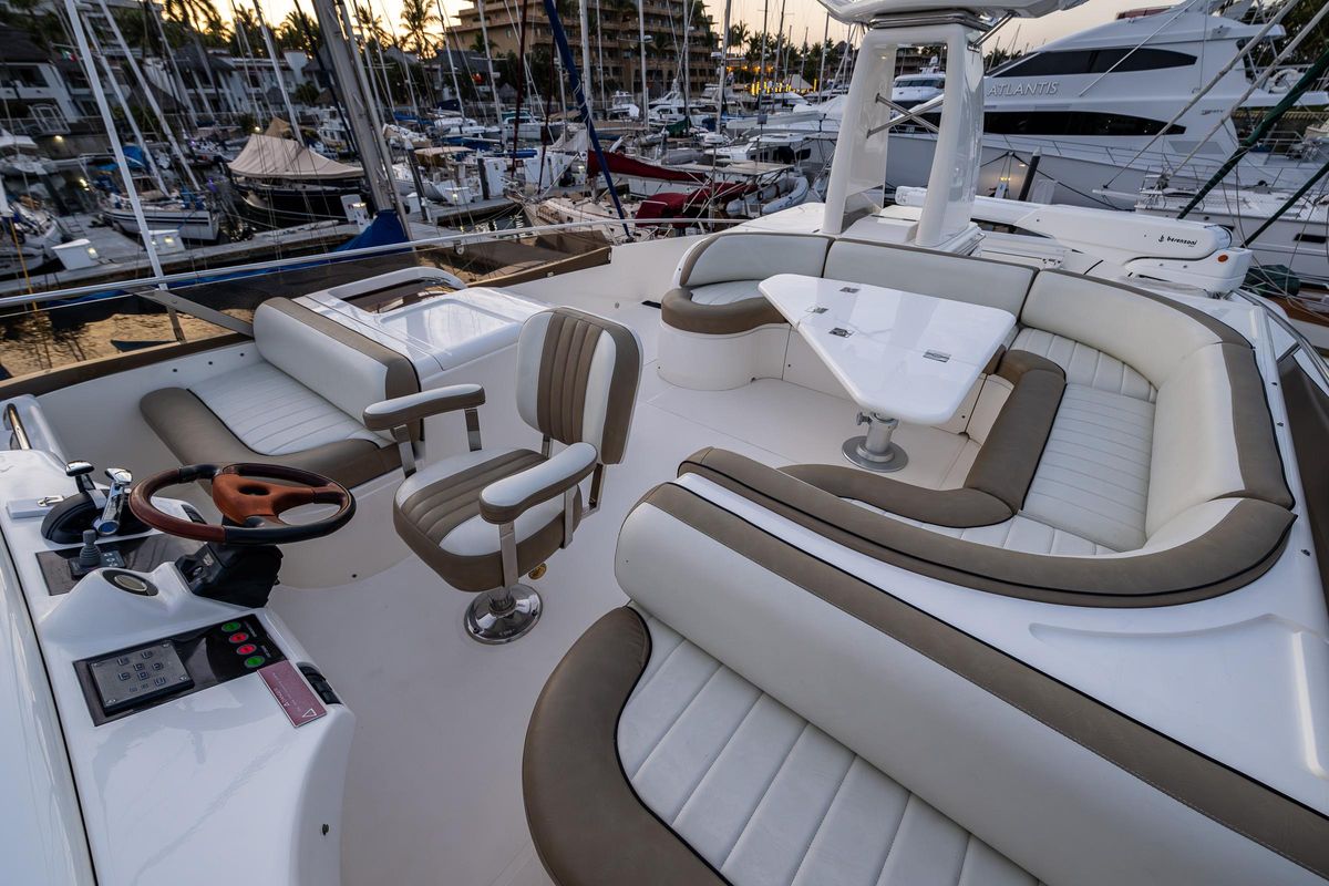 2002 Viking Princess 72 