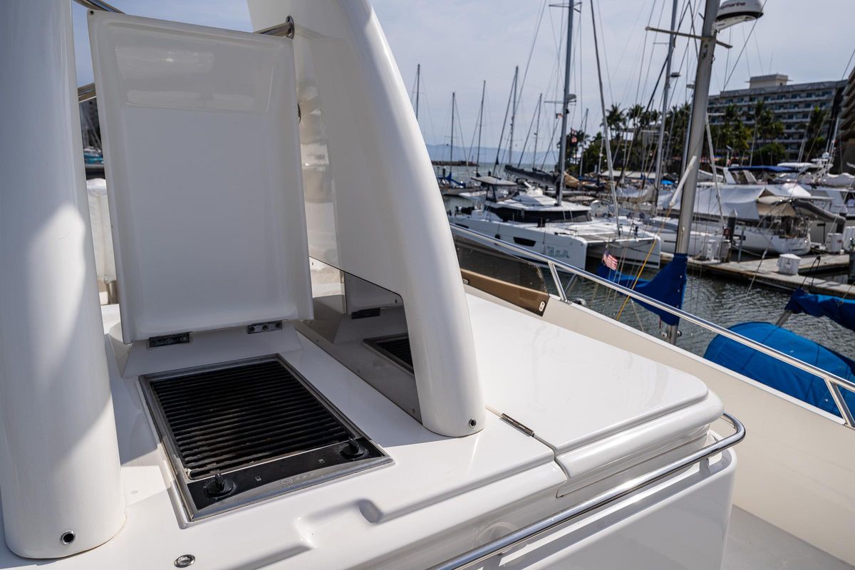 2002 Viking Princess 72 