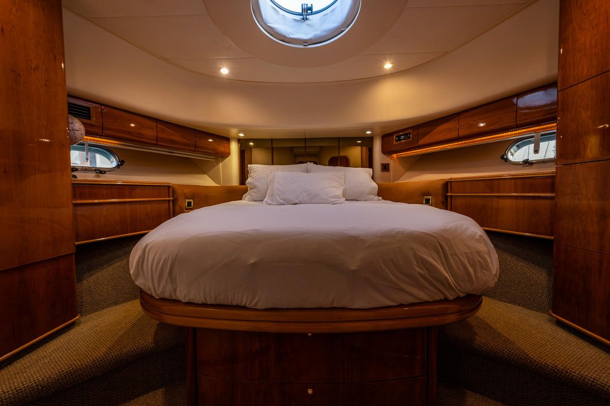 2002 Viking Princess 72 
