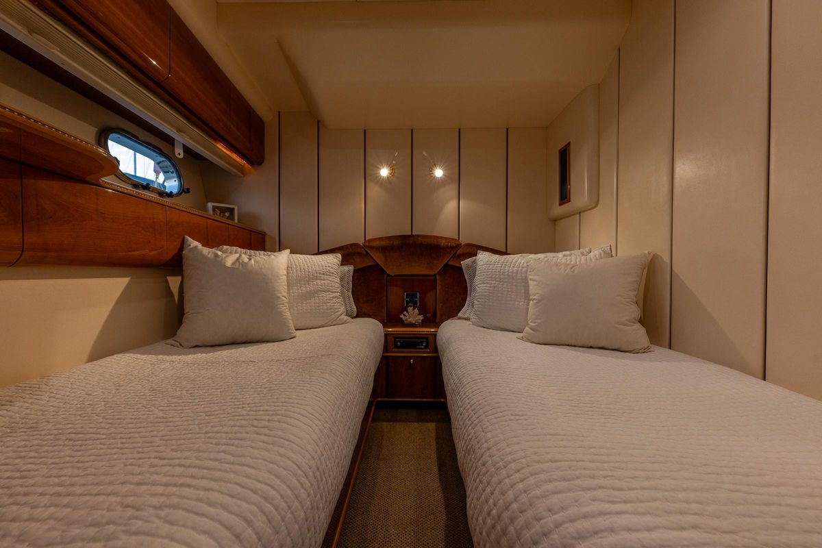 2002 Viking Princess 72 