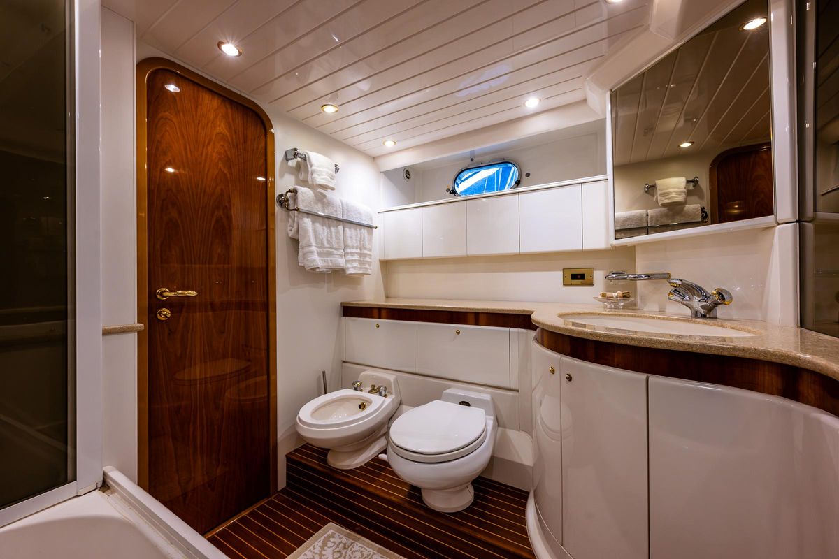 2002 Viking Princess 72 