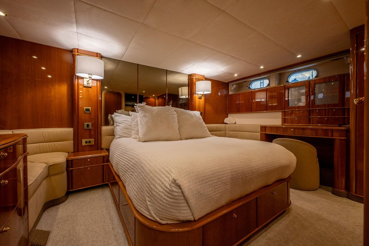 2002 Viking Princess 72 