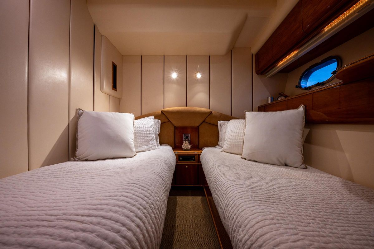 2002 Viking Princess 72 