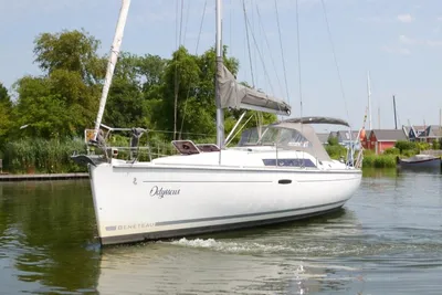 2010 Beneteau Oceanis 37