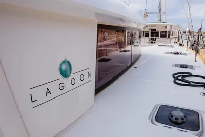 2016 Lagoon 400 S2