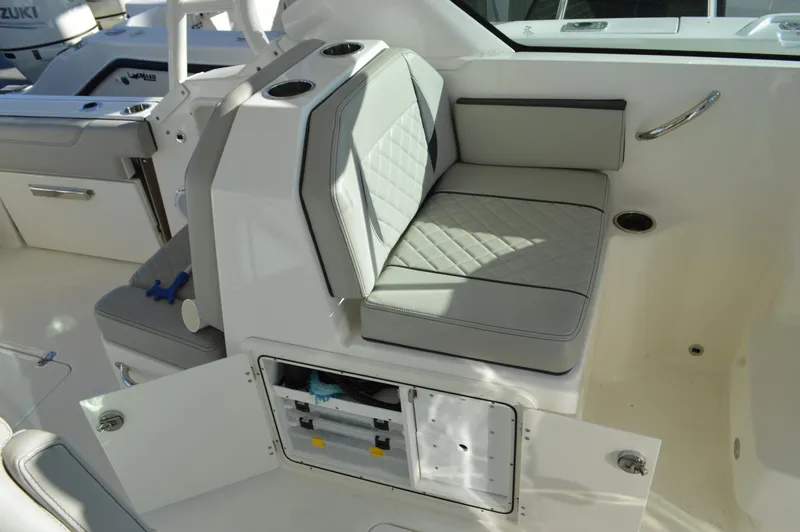  Yacht Photos Pics Pursuit 266 DC - Port Seat and Storage