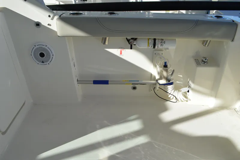  Yacht Photos Pics Pursuit 266 DC - Starboard Under Gunnel