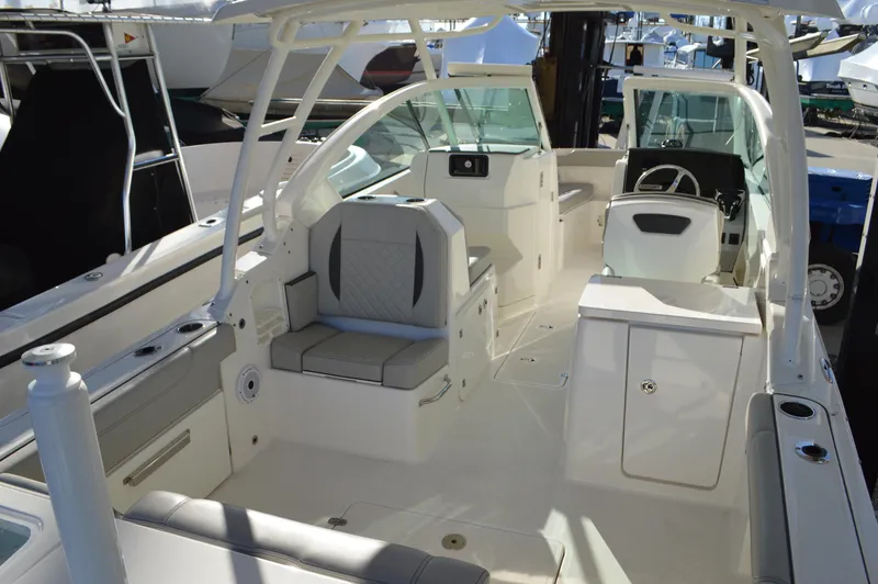  Yacht Photos Pics Pursuit 266 DC - Cockpit Looking Forward