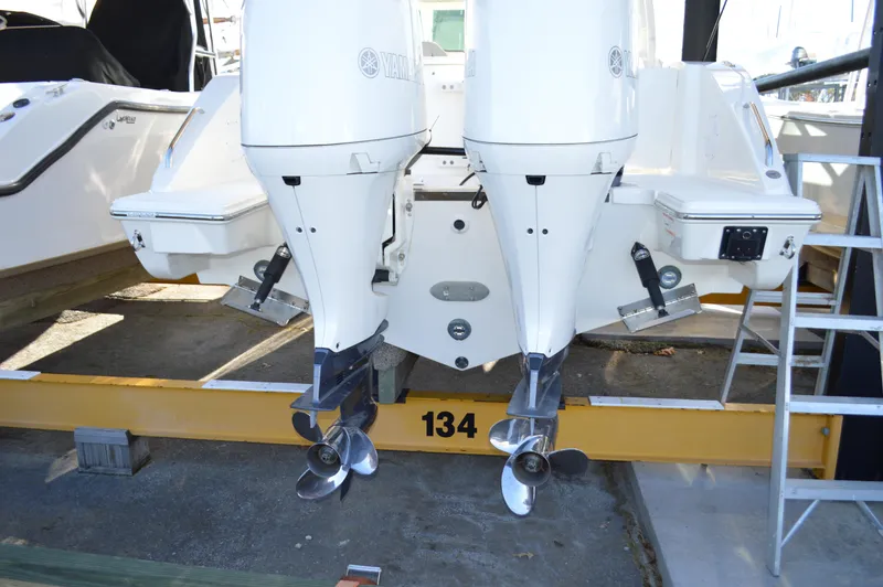  Yacht Photos Pics Pursuit 266 DC - Twin Yamaha 200s