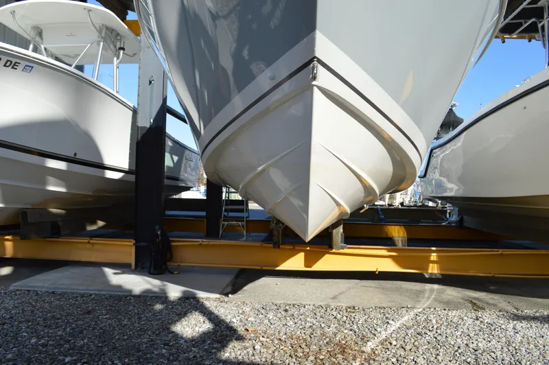  Yacht Photos Pics Pursuit 266 DC - Bottom