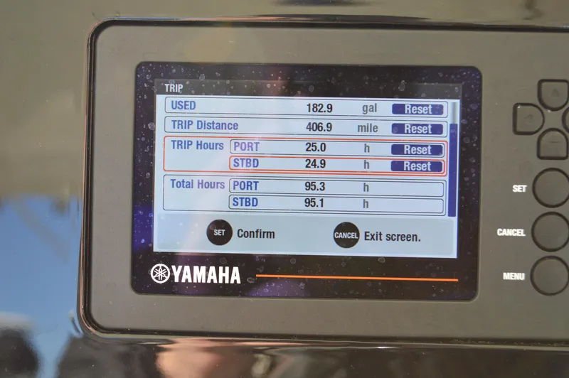  Yacht Photos Pics Pursuit 266 DC - Engine Hours