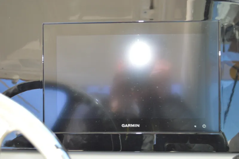  Yacht Photos Pics Pursuit 266 DC - Garmin Screen