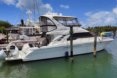 Sea Ray 560 Sedan Bridge