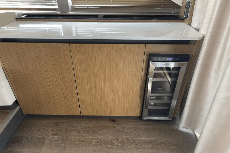 Miss Behave Yacht Photos Pics 