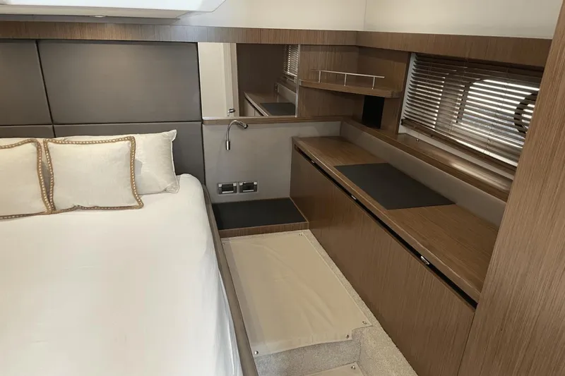 Miss Behave Yacht Photos Pics 