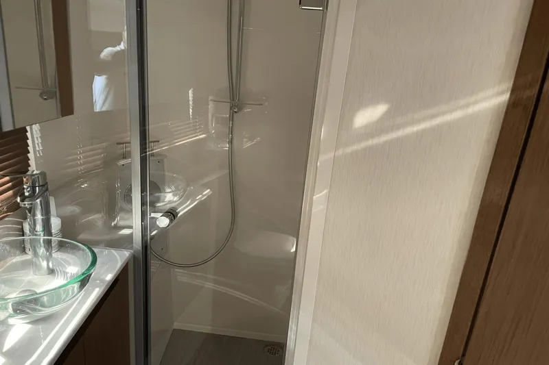 Miss Behave Yacht Photos Pics 