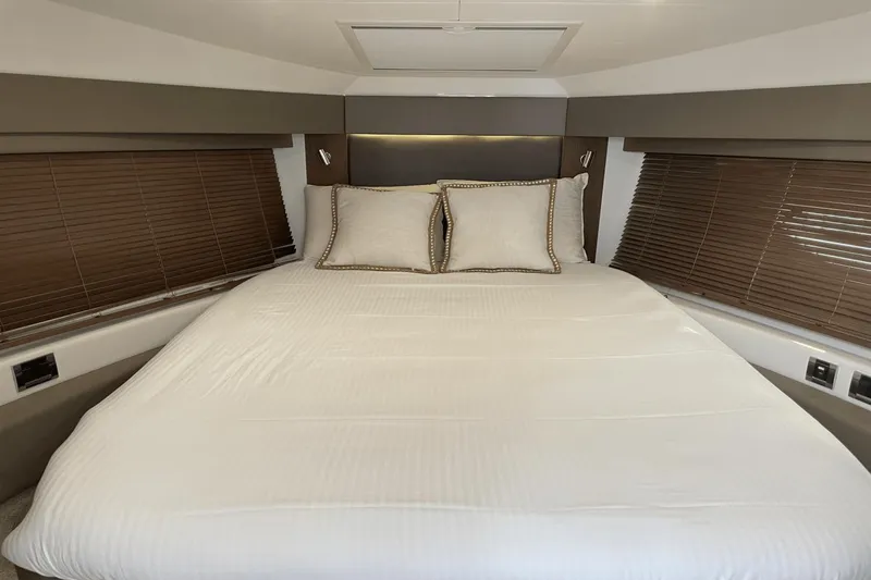 Miss Behave Yacht Photos Pics 