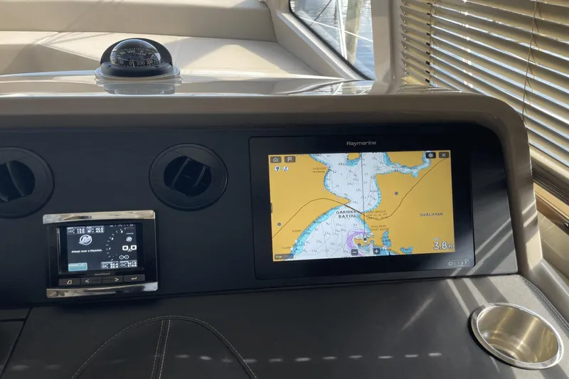 Miss Behave Yacht Photos Pics 