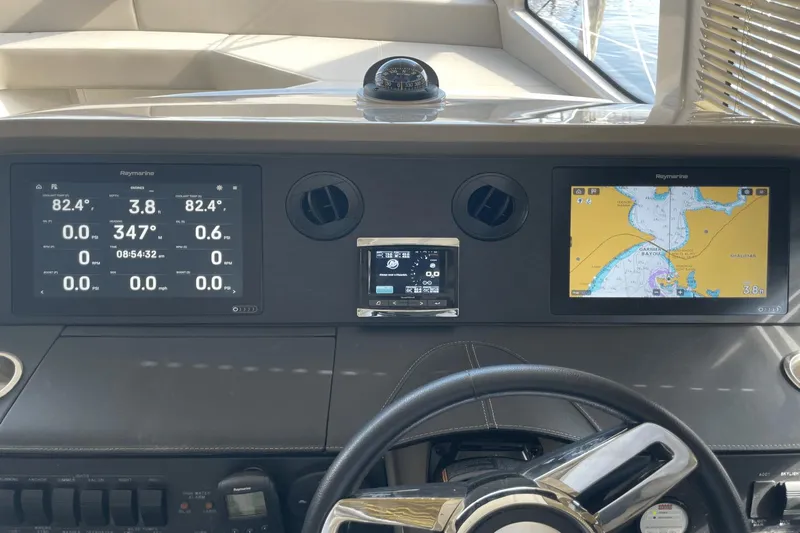 Miss Behave Yacht Photos Pics 