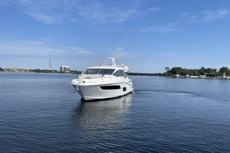 Miss Behave Yacht Photos Pics 